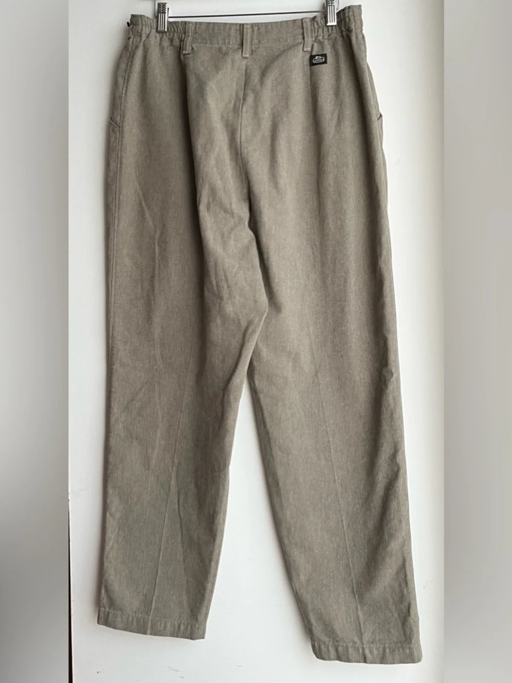 Lee Casuals Khaki Pleated Pants Relaxed Fit 31x30 Wrinkle Free